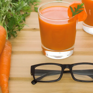 Улучшится ли зрение, если вы будете есть морковь и чернику: комментарий врача
